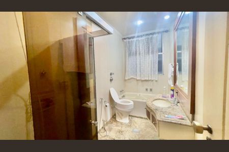 Apartamento à venda com 160m², 4 quartos e 2 vagas Apartamento à venda com 160m², 4 quartos e 2 vagasBanheiro