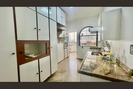 Cozinha de apartamento à venda com 4 quartos, 160m² em Lourdes, Belo Horizonte