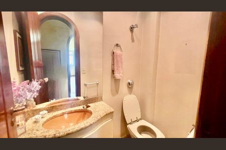 Apartamento à venda com 160m², 4 quartos e 2 vagas Apartamento à venda com 160m², 4 quartos e 2 vagasBanheiro