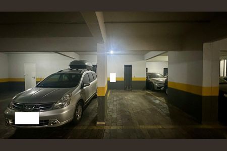 Apartamento à venda com 150m², 4 quartos e 2 vagas Apartamento à venda com 150m², 4 quartos e 2 vagasVagas de garagem
