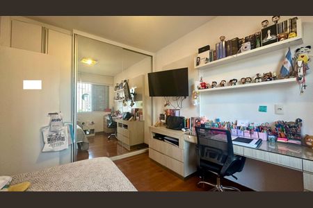 Apartamento à venda com 150m², 4 quartos e 2 vagas Apartamento à venda com 150m², 4 quartos e 2 vagasQuarto