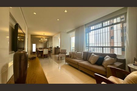 Apartamento à venda com 150m², 4 quartos e 2 vagas Apartamento à venda com 150m², 4 quartos e 2 vagasSala