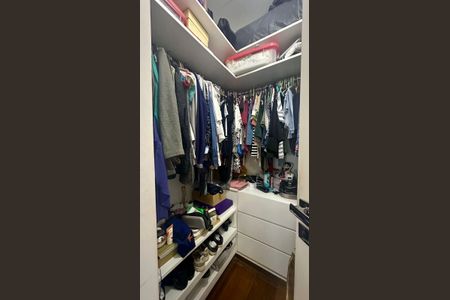 Apartamento à venda com 150m², 4 quartos e 2 vagas Apartamento à venda com 150m², 4 quartos e 2 vagasCloset