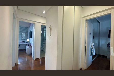 Apartamento à venda com 150m², 4 quartos e 2 vagas Apartamento à venda com 150m², 4 quartos e 2 vagasCorredor