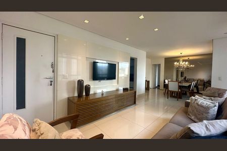 Apartamento à venda com 150m², 4 quartos e 2 vagas Apartamento à venda com 150m², 4 quartos e 2 vagasSala