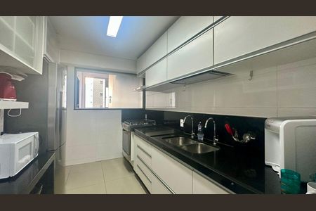 Apartamento à venda com 150m², 4 quartos e 2 vagas Apartamento à venda com 150m², 4 quartos e 2 vagasCozinha