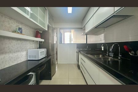 Apartamento à venda com 150m², 4 quartos e 2 vagas Apartamento à venda com 150m², 4 quartos e 2 vagasCozinha