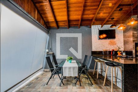 Casa à venda com 244m², 3 quartos e 3 vagas