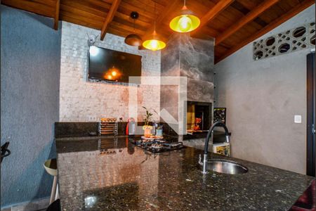 Casa à venda com 244m², 3 quartos e 3 vagas
