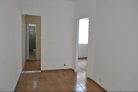 Sala de casa para alugar com 2 quartos, 70m² em Jacaré, Rio de Janeiro