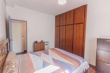 Apartamento à venda com 160m², 4 quartos e 2 vagas Apartamento à venda com 160m², 4 quartos e 2 vagasSuíte
