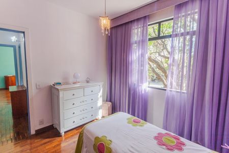 Apartamento à venda com 160m², 4 quartos e 2 vagas Apartamento à venda com 160m², 4 quartos e 2 vagasQuarto 1