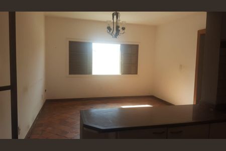 Casa à venda com 220m², 3 quartos e 2 vagas
