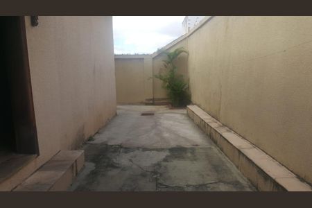 Casa à venda com 220m², 3 quartos e 2 vagas