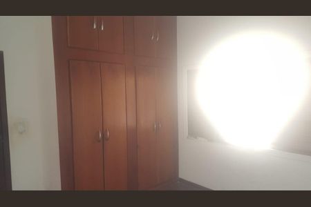 Casa à venda com 220m², 3 quartos e 2 vagas