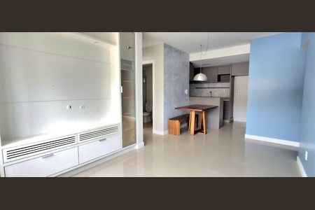 Sala de apartamento para alugar com 2 quartos, 65m² em Centro, Florianópolis