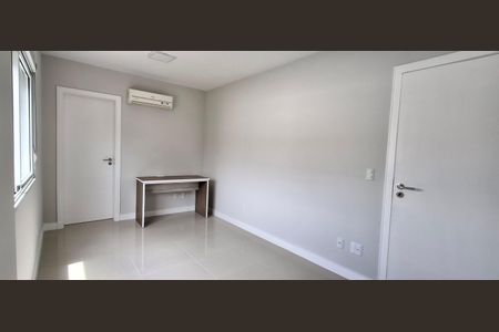 Suíte  de apartamento para alugar com 2 quartos, 65m² em Centro, Florianópolis