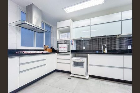 Apartamento à venda com 250m², 4 quartos e 1 vaga