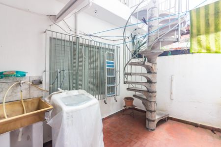 Casa à venda com 160m², 2 quartos e 2 vagas Casa à venda com 160m², 2 quartos e 2 vagasQuintal