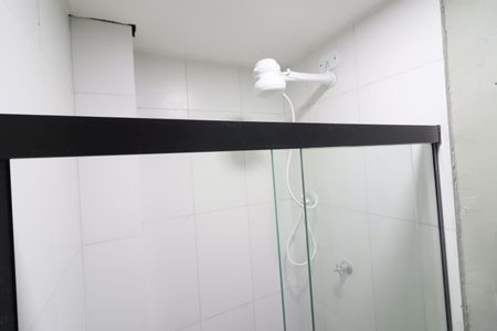 Banheiro Social de kitnet/studio para alugar com 1 quarto, 21m² em Presidente Altino, Osasco