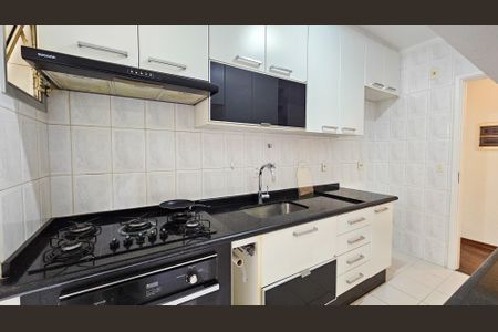 Cozinha de apartamento à venda com 3 quartos, 72m² em Vila Isa, São Paulo