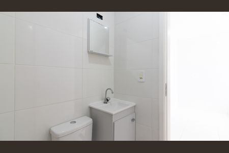 Banheiro de apartamento para alugar com 1 quarto, 32m² em Vila Guilhermina, São Paulo
