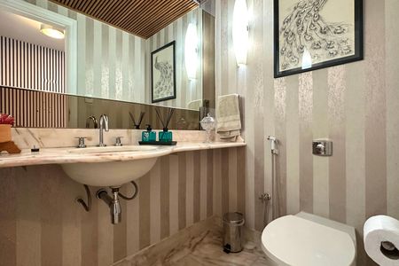 Apartamento à venda com 268m², 4 quartos e 1 vaga Apartamento à venda com 268m², 4 quartos e 1 vagaLavabo