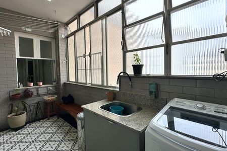 Apartamento à venda com 268m², 4 quartos e 1 vaga Apartamento à venda com 268m², 4 quartos e 1 vagaÁrea de Serviço