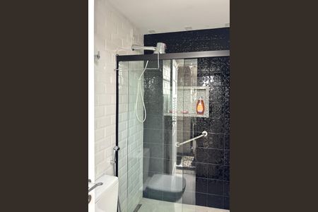 Apartamento à venda com 268m², 4 quartos e 1 vaga Apartamento à venda com 268m², 4 quartos e 1 vagaBanheiro de Serviço