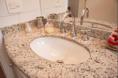 Apartamento à venda com 69m², 2 quartos e 1 vagaBanheiro da Suíte