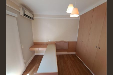 Casa de condomínio à venda com 300m², 4 quartos e 4 vagas
