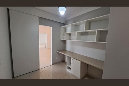 Casa de condomínio à venda com 300m², 4 quartos e 4 vagas