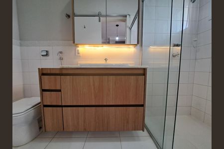 Casa de condomínio à venda com 300m², 4 quartos e 4 vagas