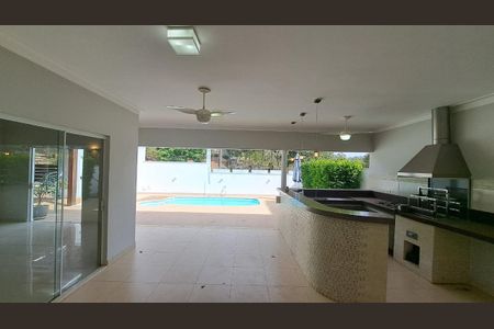 Casa de condomínio à venda com 300m², 4 quartos e 4 vagas