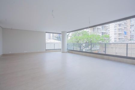 Apartamento à venda com 4 quartos, 193m² em Vila Nova Conceição, São Paulo