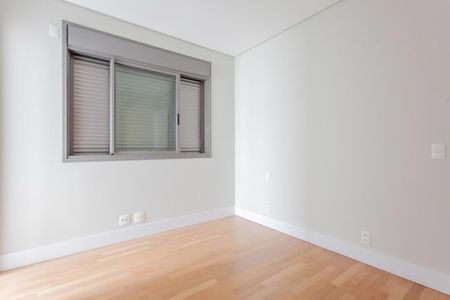 Apartamento à venda com 4 quartos, 193m² em Vila Nova Conceição, São Paulo
