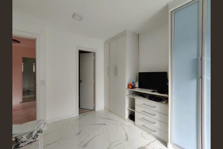 Casa de condomínio à venda com 294m², 6 quartos e 4 vagas Casa de condomínio à venda com 294m², 6 quartos e 4 vagasSuíte 2