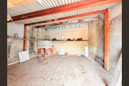 Casa à venda com 80m², 2 quartos e 2 vagasEdícula