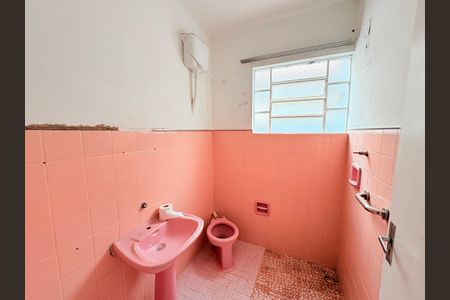 Casa à venda com 80m², 2 quartos e 2 vagasBanheiro Social