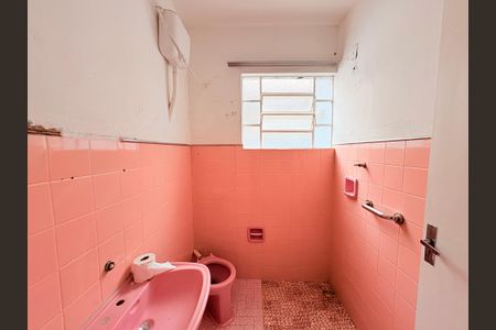 Casa à venda com 80m², 2 quartos e 2 vagasBanheiro Social