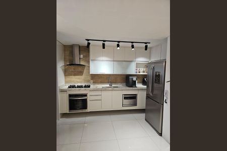 Apartamento à venda com 98m², 3 quartos e 2 vagas Apartamento à venda com 98m², 3 quartos e 2 vagasCozinha