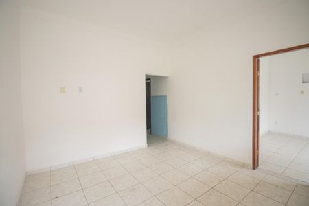 Sala de casa para alugar com 2 quartos, 90m² em Colubandê, São Gonçalo