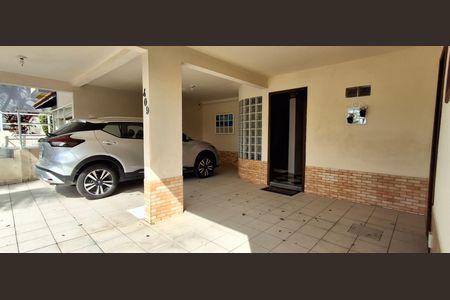 Casa para alugar com 320m², 5 quartos e 4 vagas Casa para alugar com 320m², 5 quartos e 4 vagasGaragem