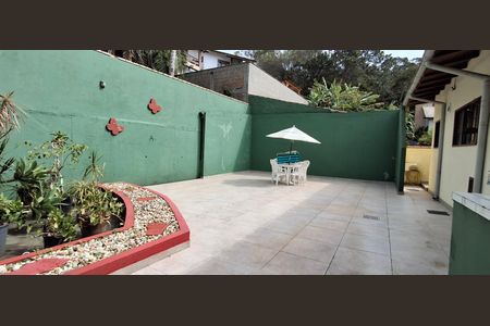 Casa para alugar com 320m², 5 quartos e 4 vagas Casa para alugar com 320m², 5 quartos e 4 vagasQuintal
