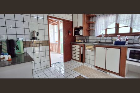 Casa para alugar com 320m², 5 quartos e 4 vagas Casa para alugar com 320m², 5 quartos e 4 vagasCozinha