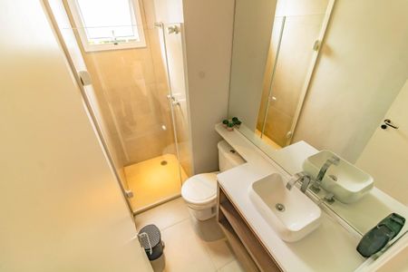 Apartamento à venda com 77m², 2 quartos e 1 vaga Apartamento à venda com 77m², 2 quartos e 1 vagaBanheiro da Suíte