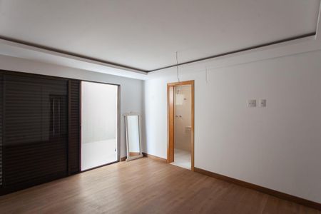 Apartamento à venda com 295m², 3 quartos e 4 vagasSuíte 1