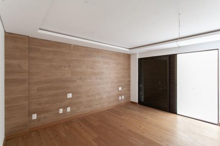 Apartamento à venda com 295m², 3 quartos e 4 vagasSuíte 1