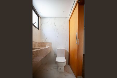 Apartamento à venda com 295m², 3 quartos e 4 vagasBanheiro da Suíte 1