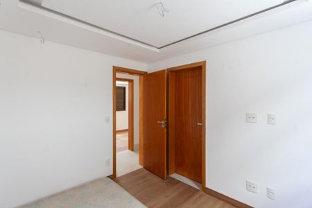 Apartamento à venda com 295m², 3 quartos e 4 vagasSuíte 2